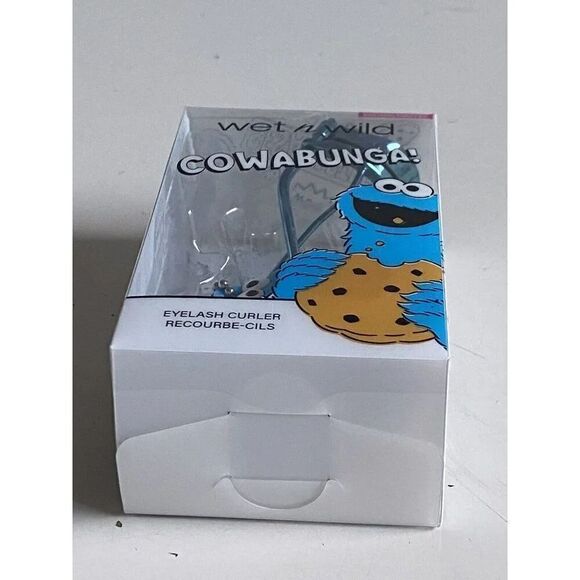 Wet N Wild Sesame Street Cookie Monster Eyelash Curler Limited Edition NEW - Picture 10 of 10